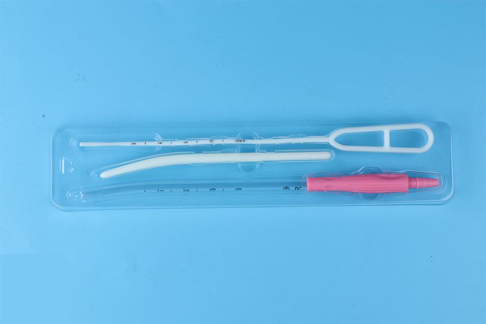 Disposable uterine tissue aspiration kit components layout
